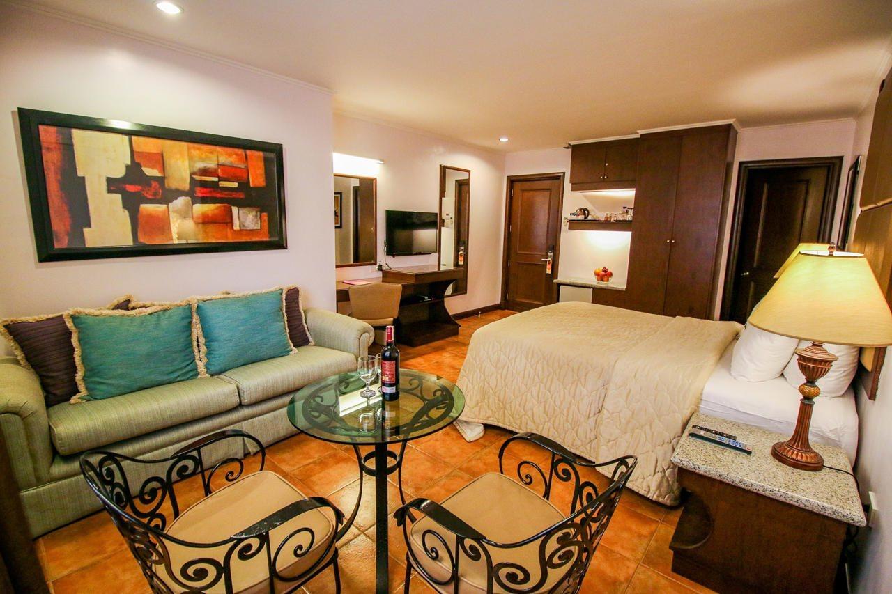Royal Bellagio Hotel Makati City Exterior photo