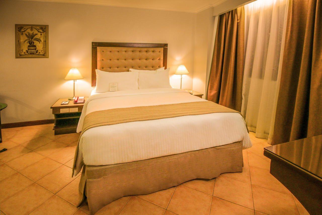 Royal Bellagio Hotel Makati City Exterior photo
