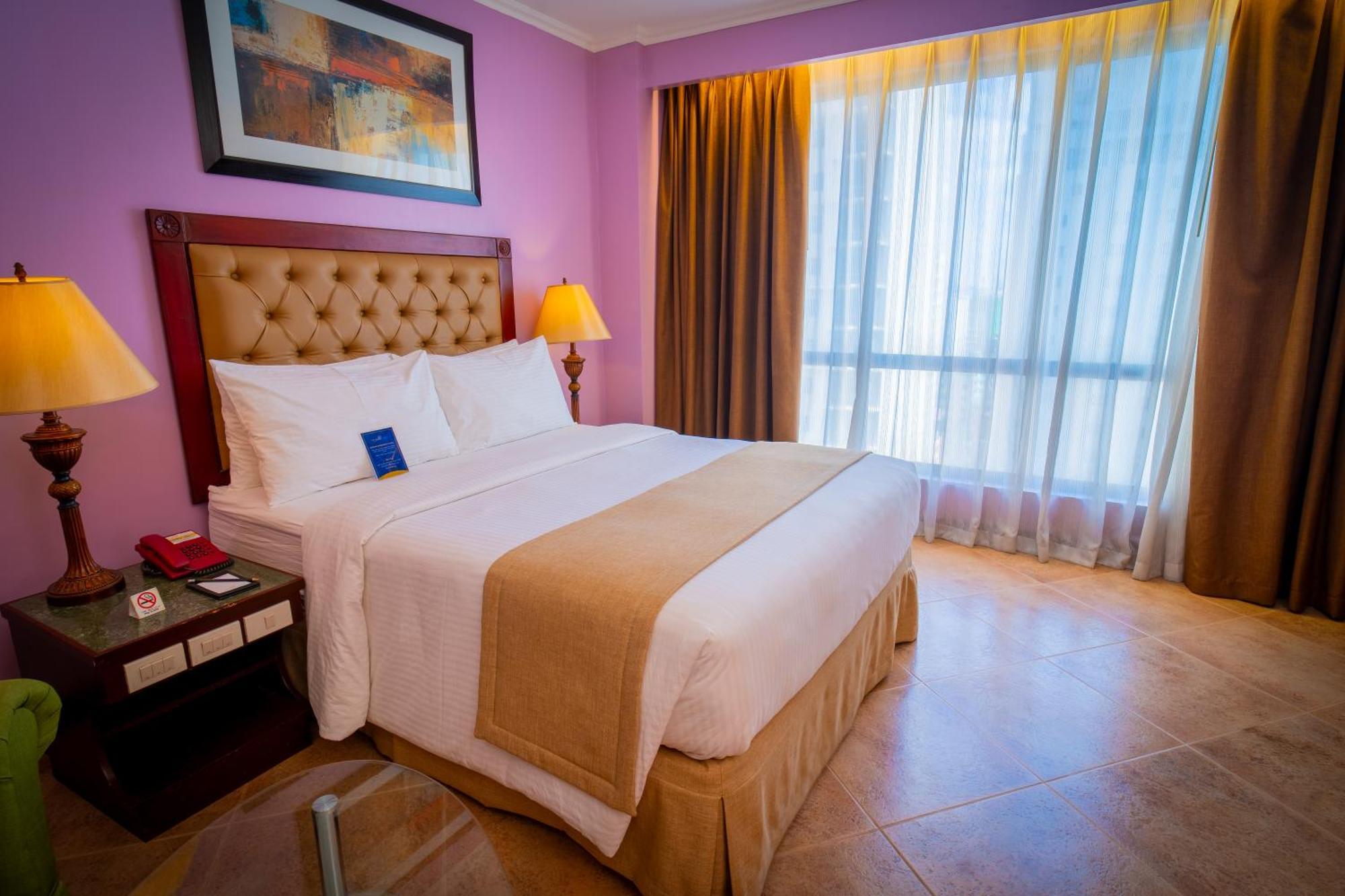 Royal Bellagio Hotel Makati City Exterior photo