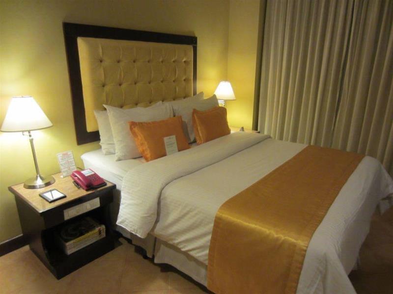 Royal Bellagio Hotel Makati City Exterior photo
