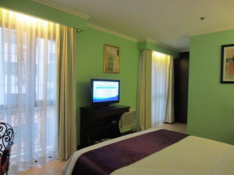 Royal Bellagio Hotel Makati City Exterior photo